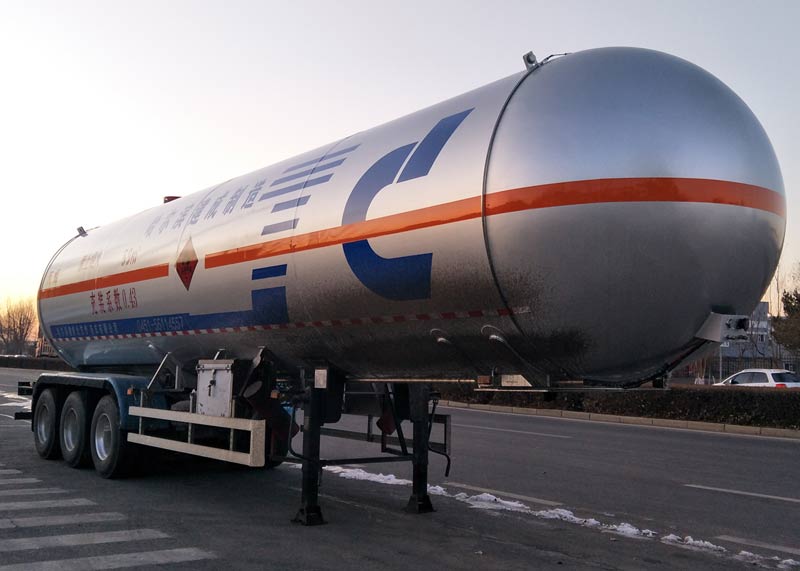 建成牌13.1米25.4吨3轴液化气体运输半挂车(JC9403GYQQB)