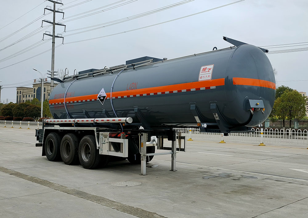 楚飞牌10米33.7吨3轴腐蚀性物品罐式运输半挂车(CLQ9402GFWC)