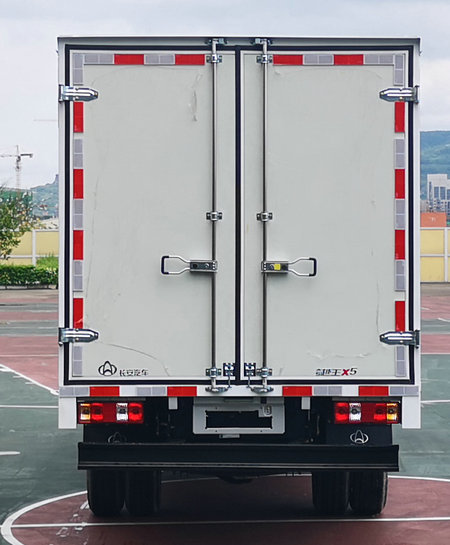 長安牌SC5031XXYFRS63廂式運(yùn)輸車公告圖片