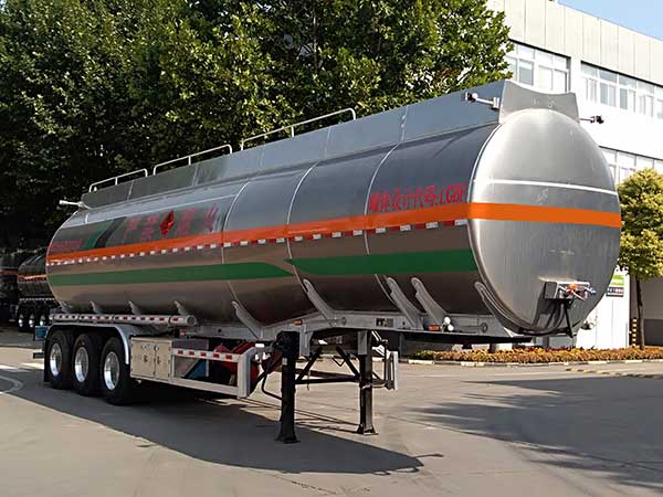 凌宇牌12.3米34.4吨3轴铝合金易燃液体罐式运输半挂车(CLY9401GRYQ2)