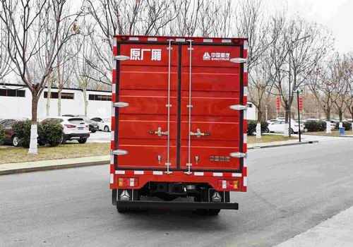 豪沃牌ZZ5047XXYF3313F145廂式運(yùn)輸車公告圖片