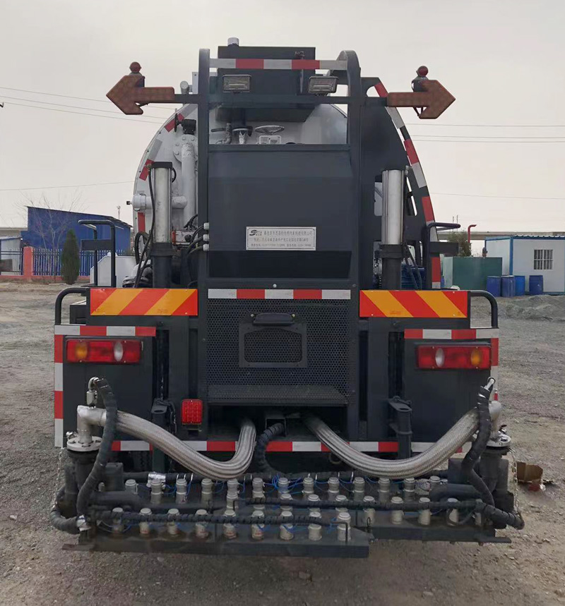 思嘉特牌SJT5161GLQ-WFC瀝青灑布車公告圖片