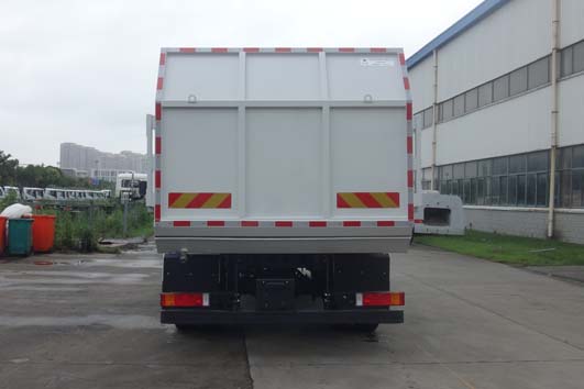 悅達(dá)牌YD5181ZXLDFE6廂式垃圾車公告圖片