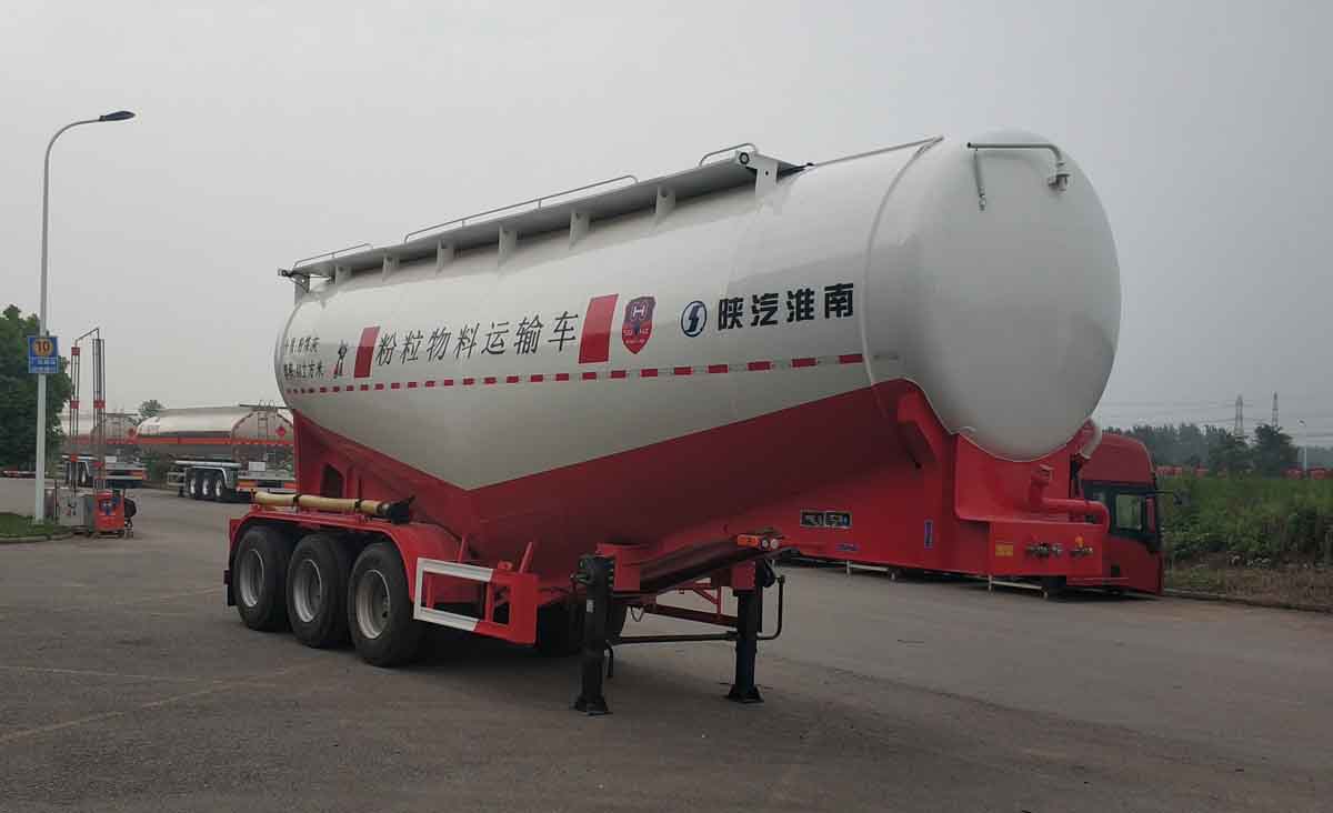 陕汽牌9.2米33吨3轴中密度粉粒物料运输半挂车(SHN9400GFLP400)