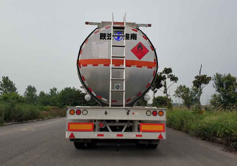 陕汽牌SHN9400GRYP4201铝合金易燃液体罐式运输半挂车公告图片