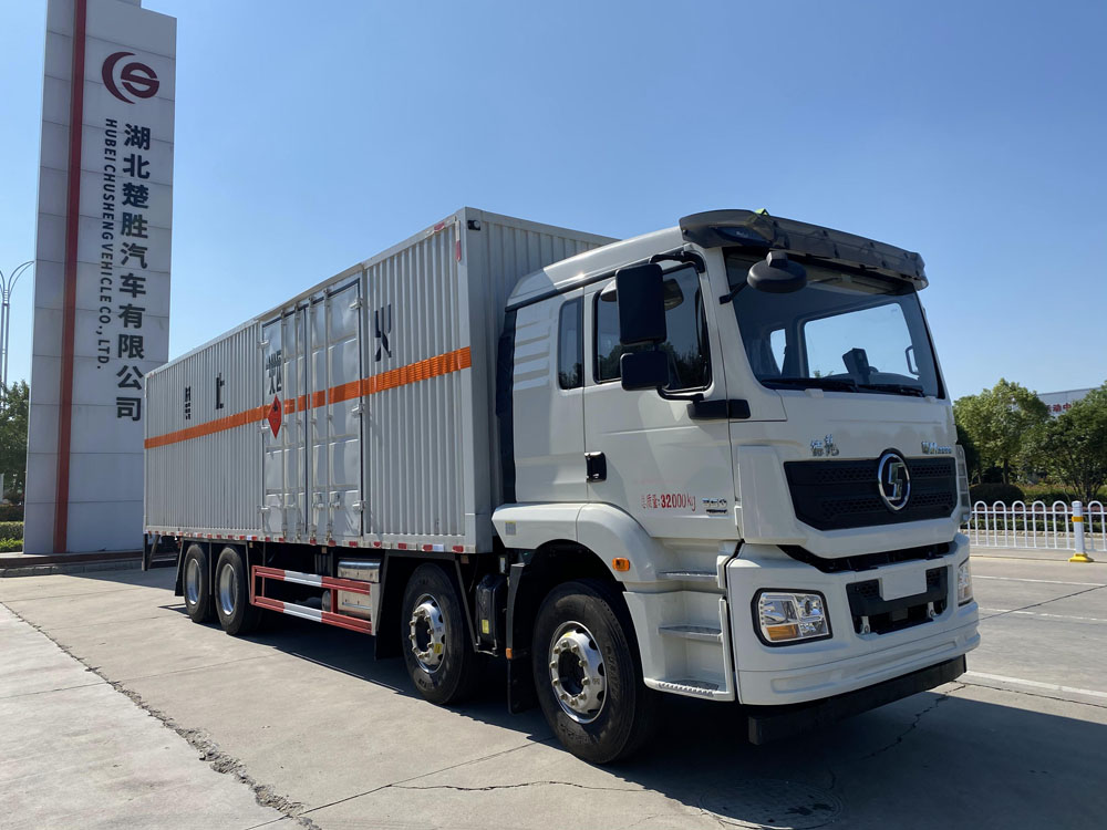 楚勝牌CSC5329XRYS6易燃液體廂式運(yùn)輸車公告圖片