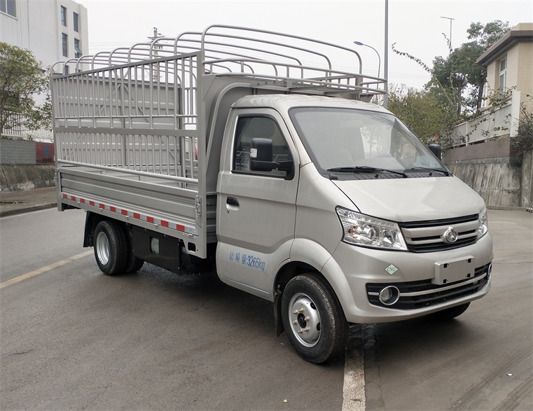 長(zhǎng)安牌SC5034CCYFRD6B1NG倉(cāng)柵式運(yùn)輸車公告圖片