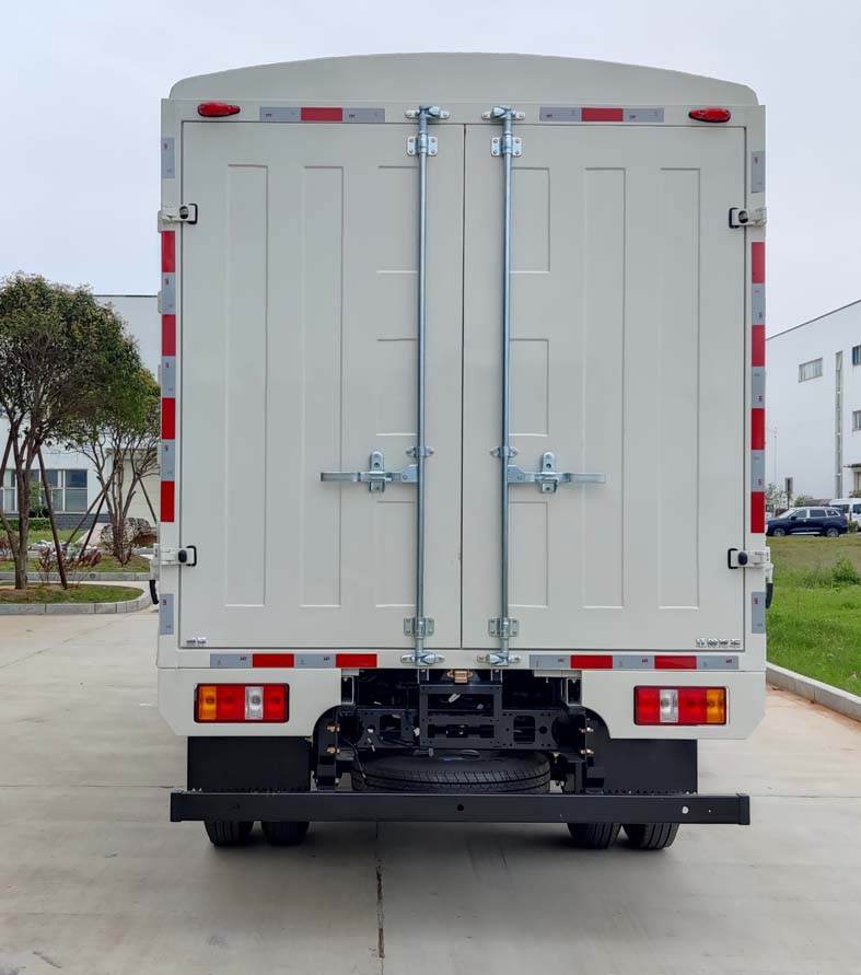 江鈴牌JX5046CCYTGB26倉(cāng)柵式運(yùn)輸車公告圖片