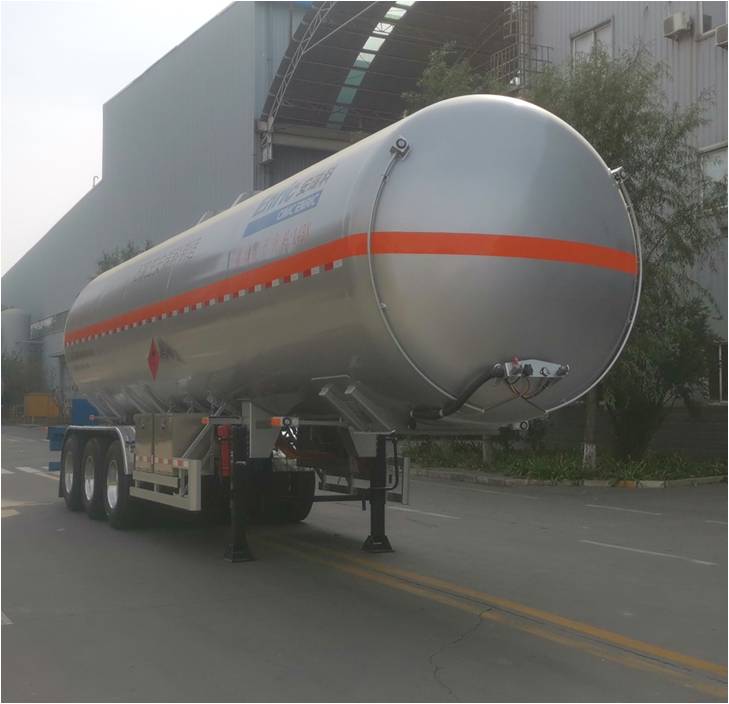 安瑞科牌12米30吨3轴易燃液体罐式运输半挂车(HGJ9400GRY)