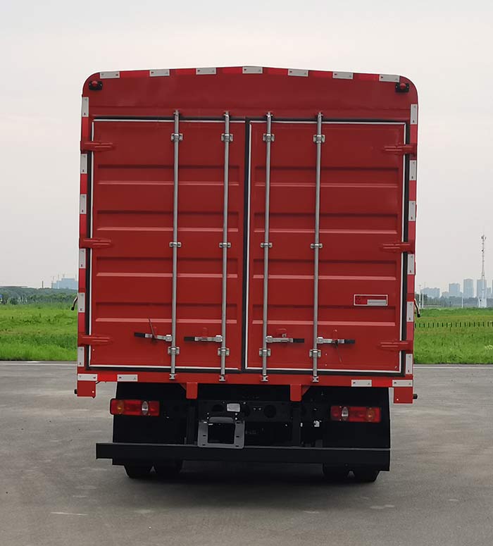 風(fēng)馳牌CJ5075CCYD6AB倉(cāng)柵式運(yùn)輸車公告圖片