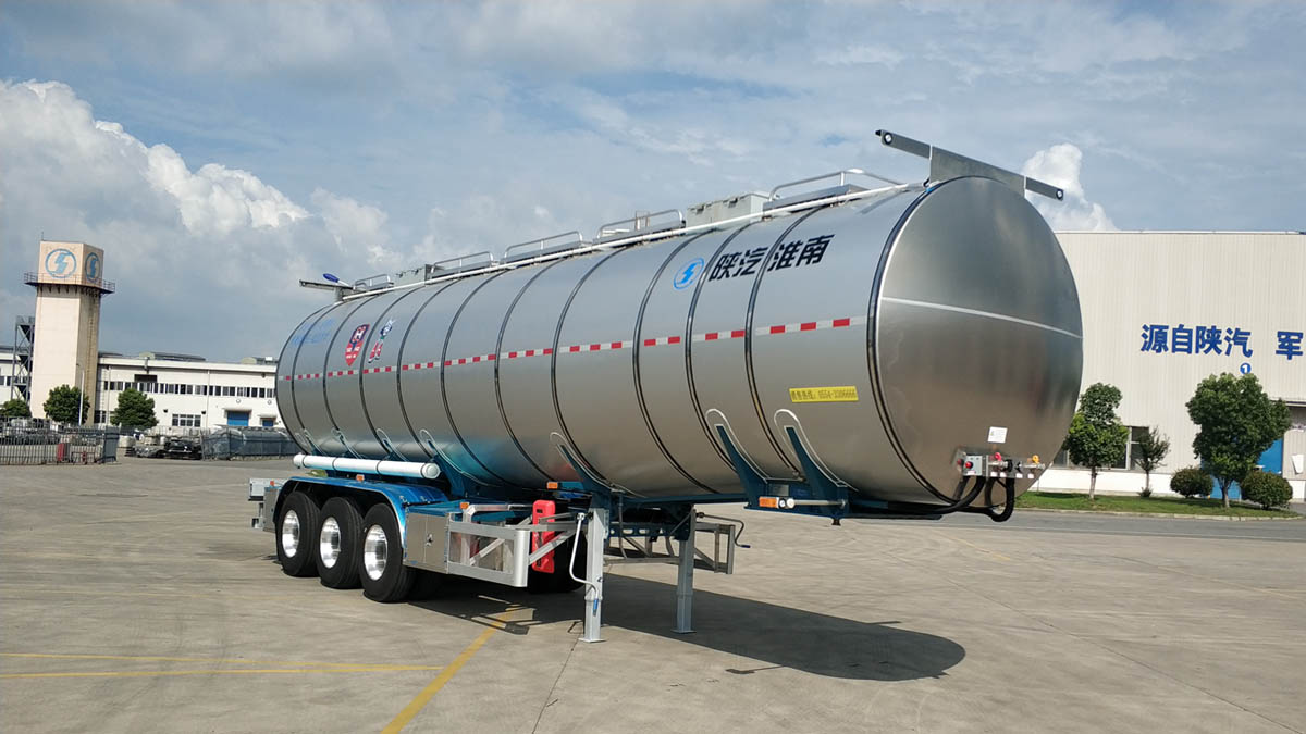 陕汽牌11.7米32.5吨3轴普通液体运输半挂车(SHN9400GPGP4201)