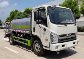 绿化喷洒车