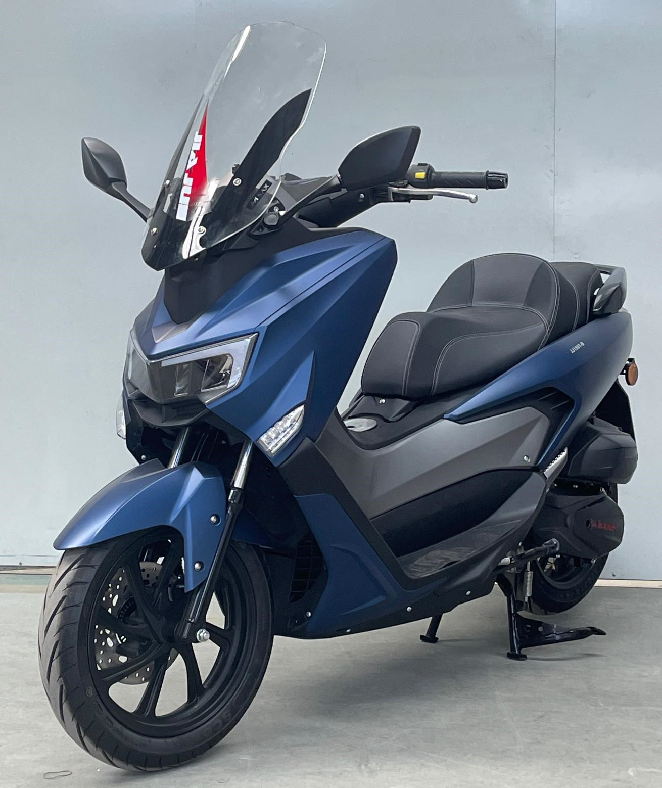 JJ150T-B 嘉爵牌149CC汽油前盘式后盘式两轮摩托车图片