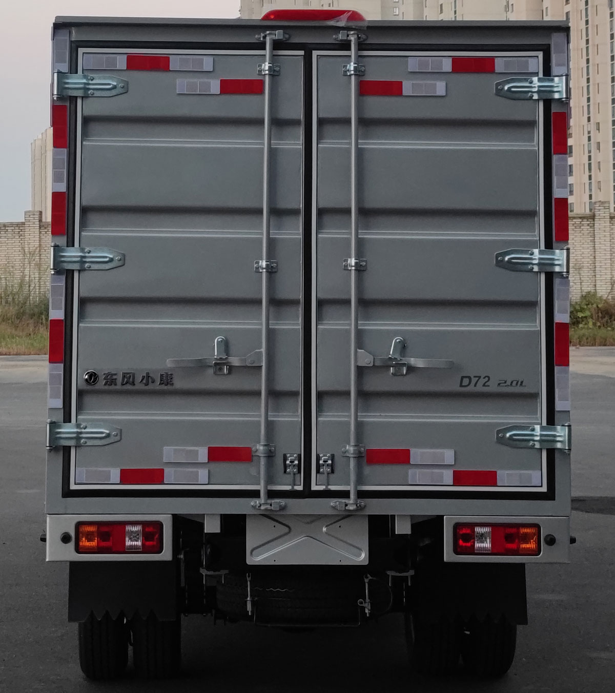 東風(fēng)牌DXK5031XXYK23HL廂式運(yùn)輸車公告圖片