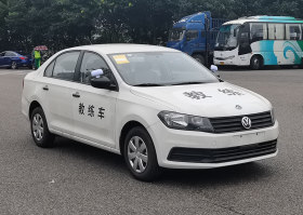 教练车