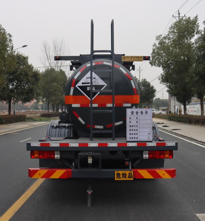 中汽力威牌HLW5320GFWCA6腐蚀性物品罐式运输车公告图片