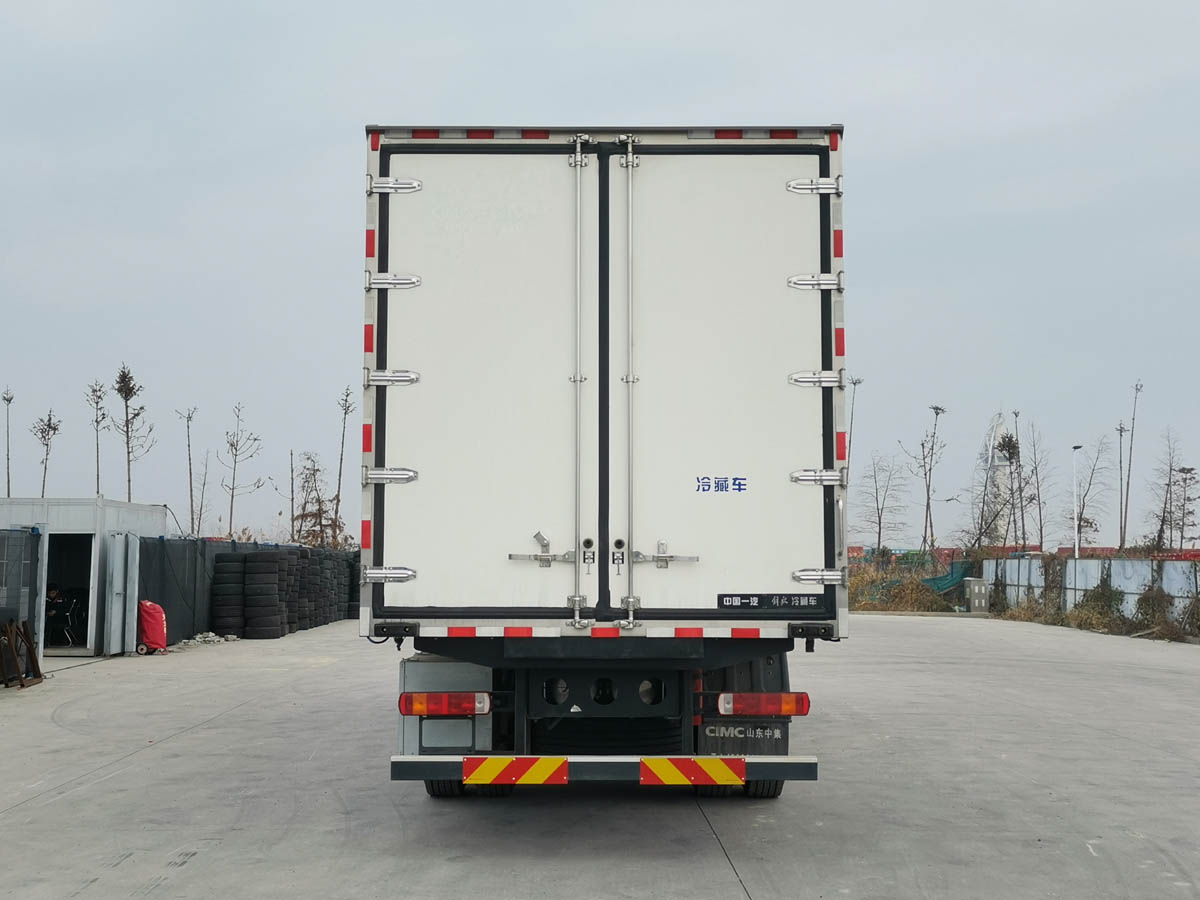 解放牌CA5320XLCP77K24T4E6冷藏車(chē)公告圖片