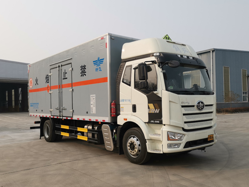 新飛牌XFC5180XQY6A爆破器材運(yùn)輸車公告圖片