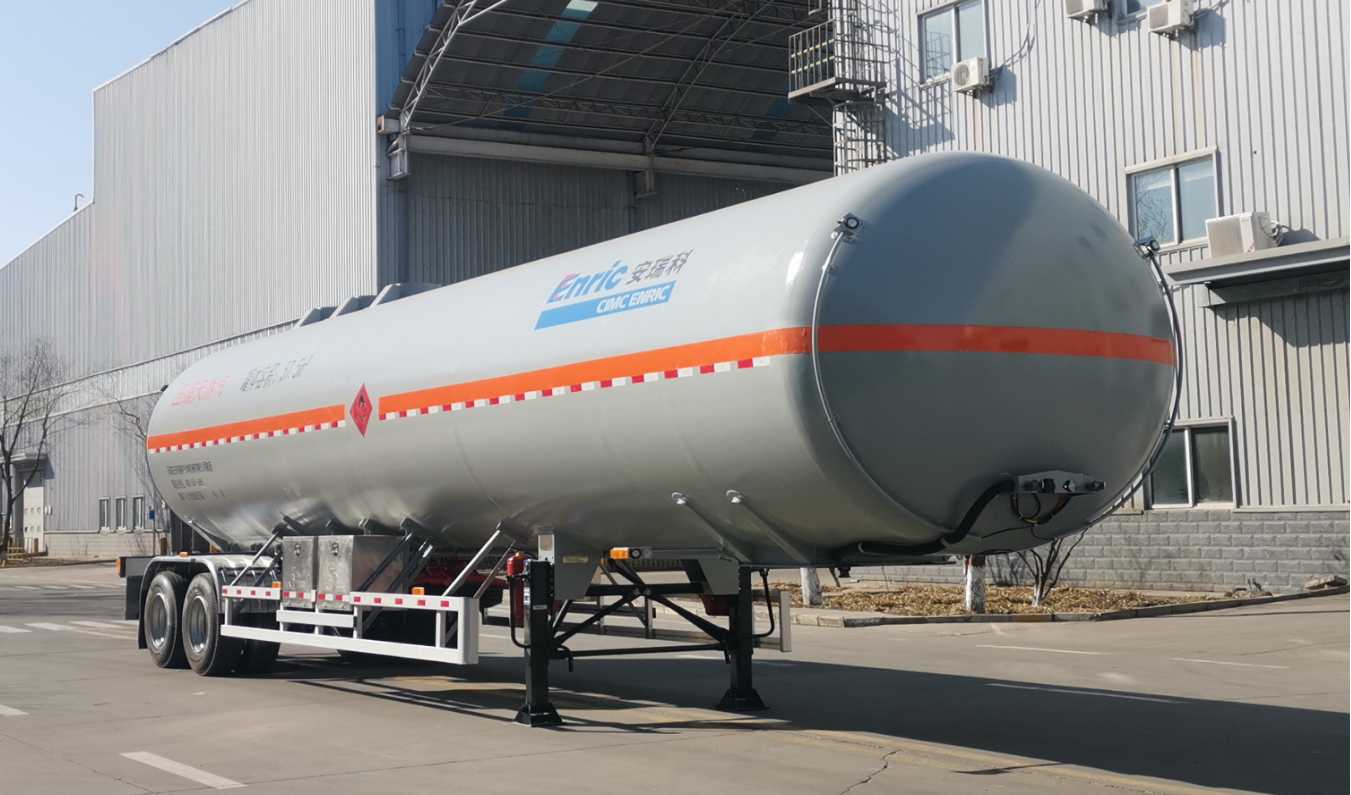 安瑞科牌13.2米1.7吨2轴易燃气体罐式运输半挂车(HGJ9300GRQ)