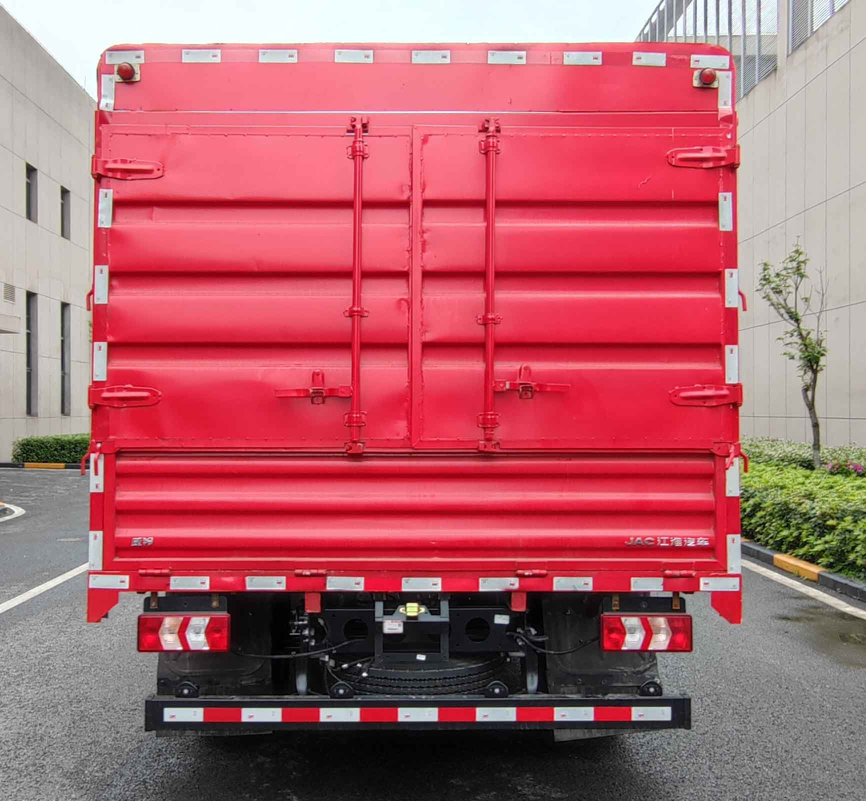 江淮牌HFC5083CCYP41K1C7NS倉柵式運輸車公告圖片