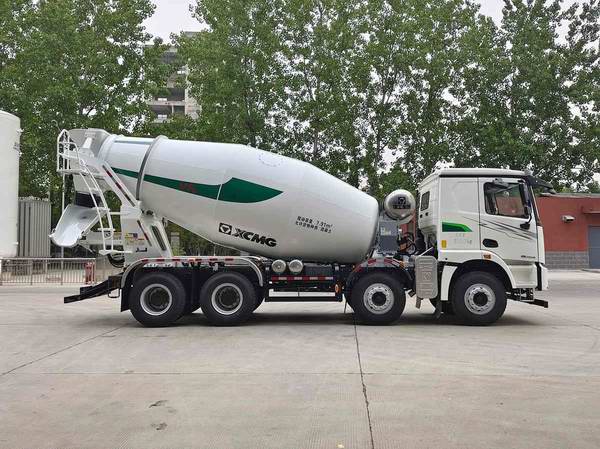 徐工牌XZS5318GJBC7N1混凝土攪拌運輸車公告圖片