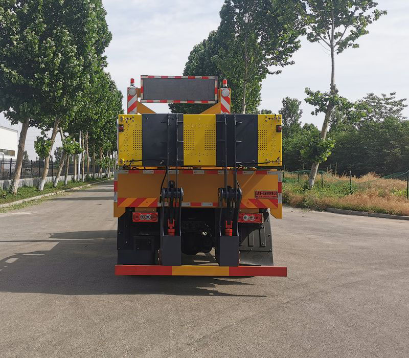 友一牌SYL5120TFZ6防撞緩沖車公告圖片