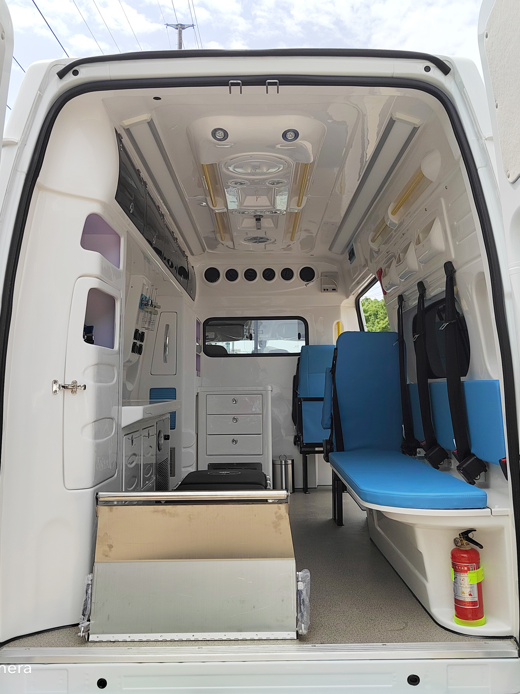 中星凱悅牌AAK5042XJHJ6救護(hù)車公告圖片