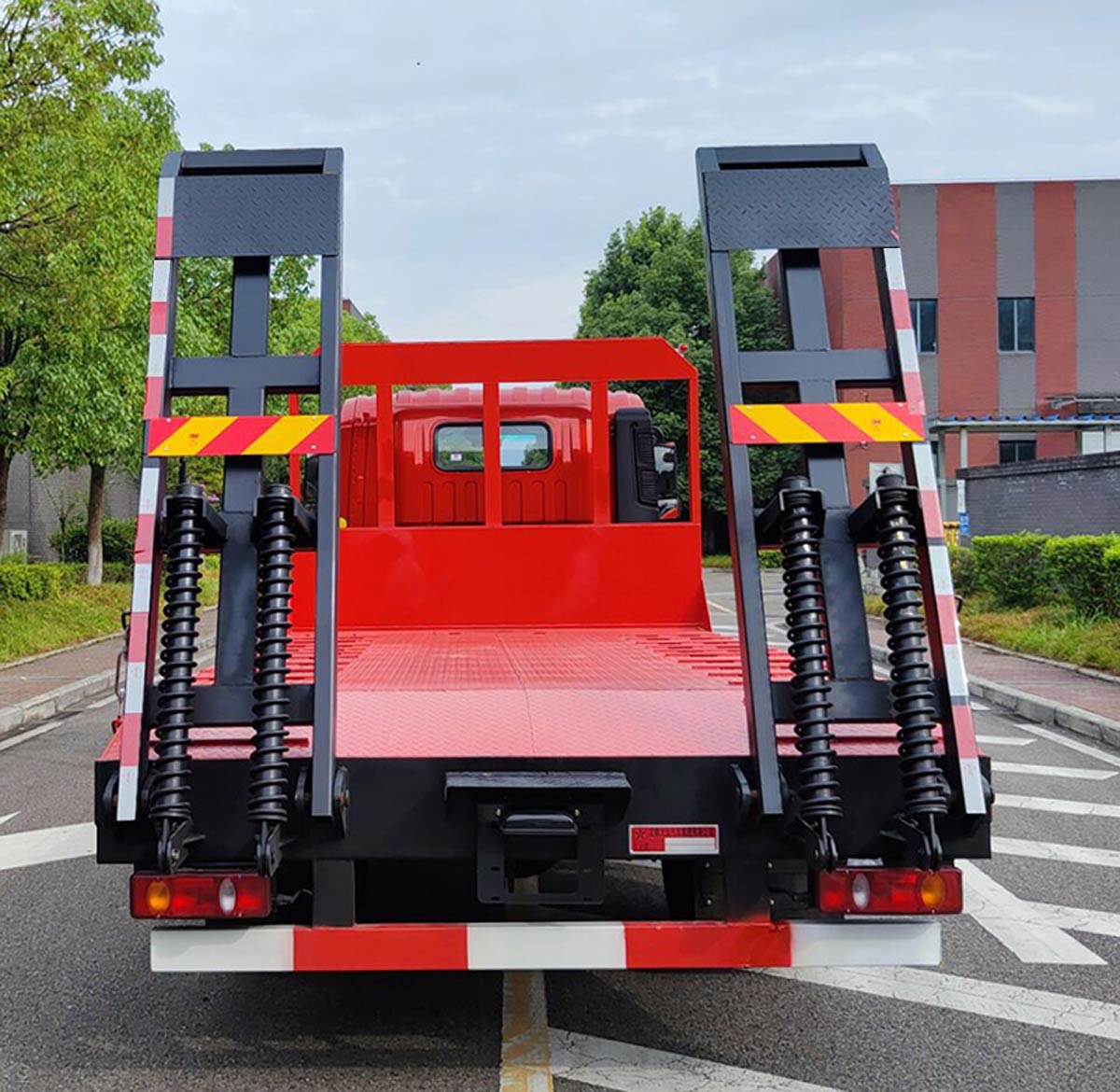 大運(yùn)牌DYQ5141TPBD6AD平板運(yùn)輸車公告圖片