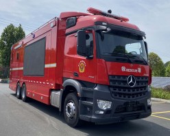 威速龙牌LCG5210TXFTZ1500/MB通信指挥消防车