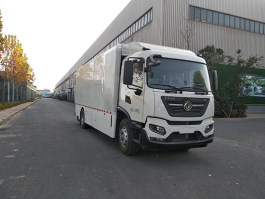 纯电动吸尘车