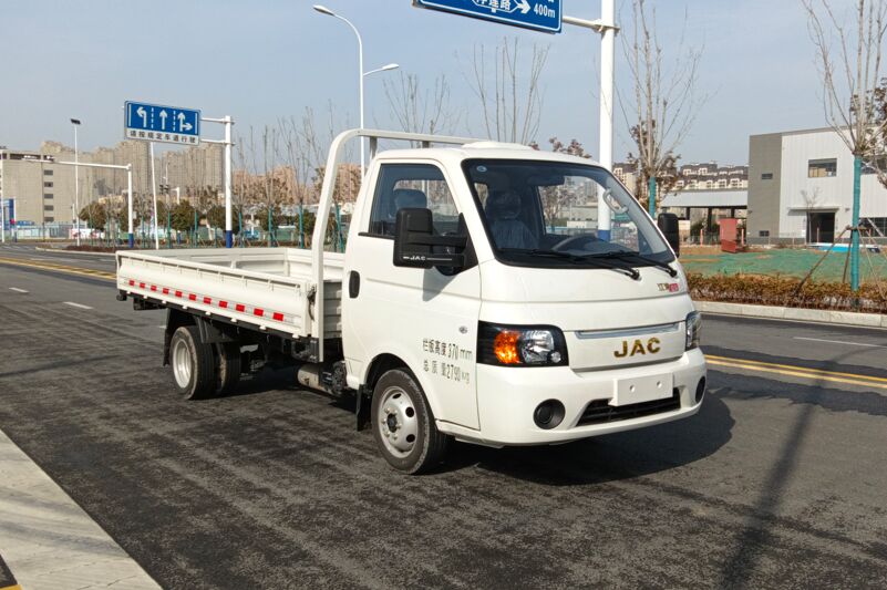 HFC1036PV3E6C1S-2 江淮牌120马力单桥汽油3.8米国六载货汽车图片