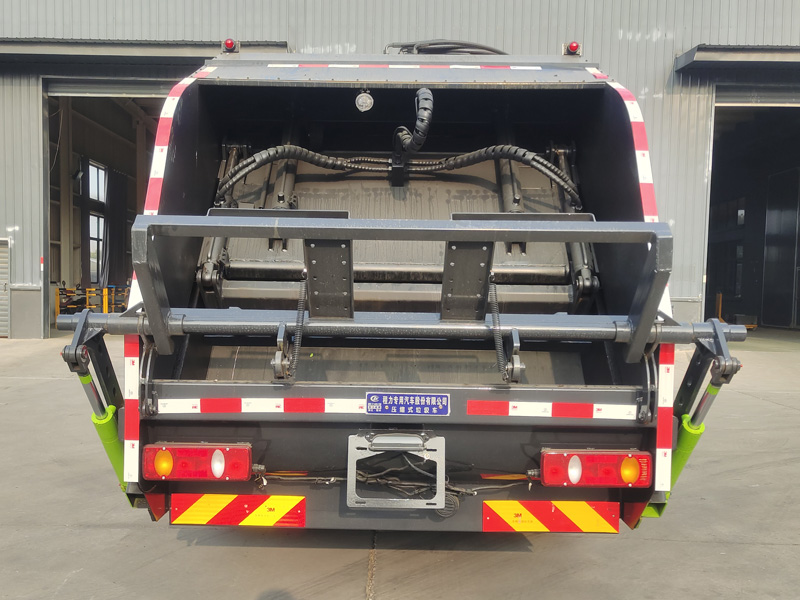 程力威牌CLW5140ZYSBHE壓縮式垃圾車公告圖片