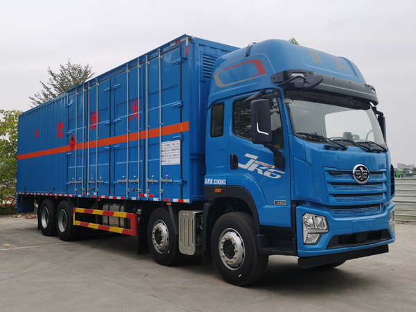 永強牌YQ5320XRYQ2易燃液體廂式運輸車公告圖片