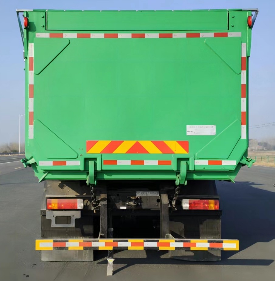 恒天領(lǐng)銳牌HTK5310ZLJBEVHE換電式純電動自卸式垃圾車公告圖片