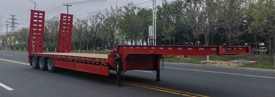低平板半挂车