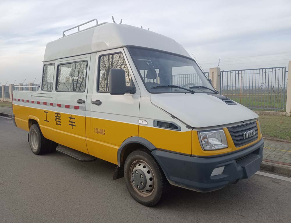 依維柯牌NJ5046XGC5AS工程車公告圖片