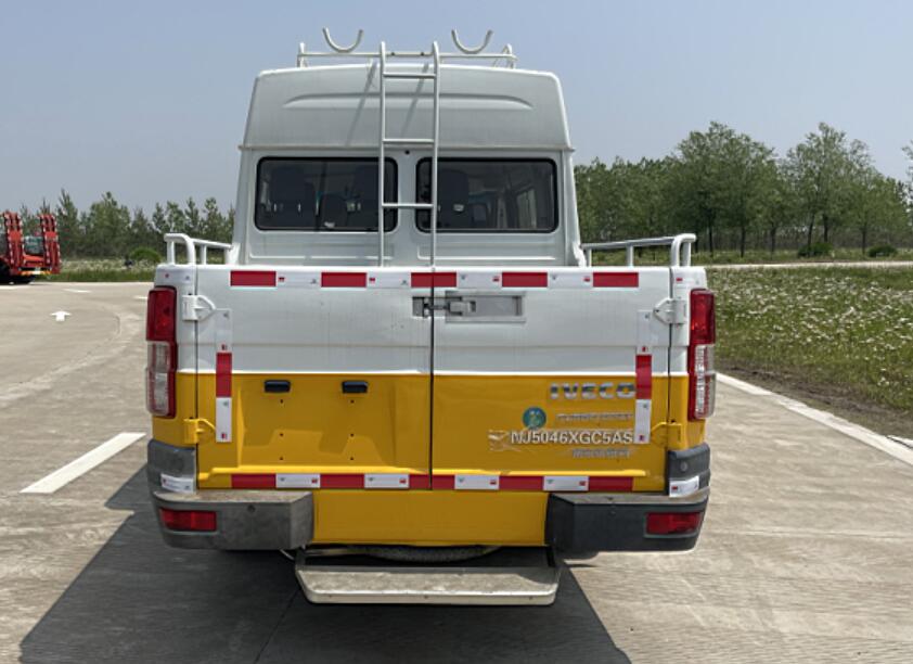 依維柯牌NJ5046XGC5AS工程車公告圖片