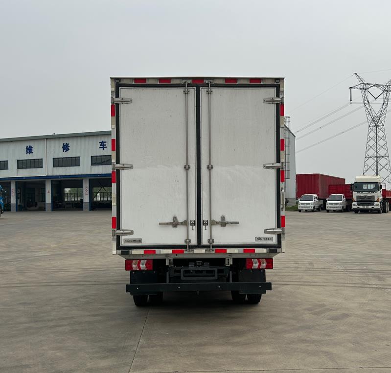 宇通牌ZKH5045XLCBEV3纯电动冷藏车公告图片