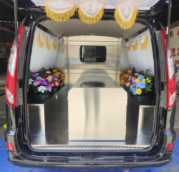 聚塵王牌HNY5032XBYSD6殯儀車(chē)公告圖片