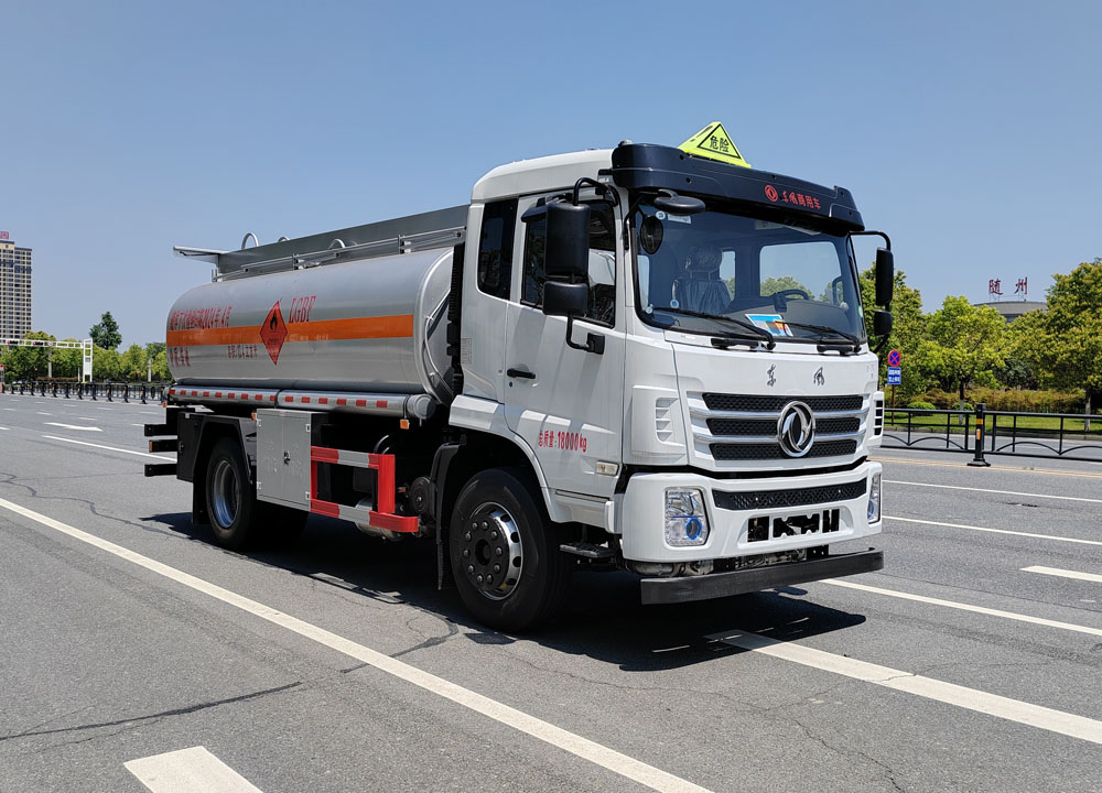 專威牌HTW5181GYYEC6運油車公告圖片