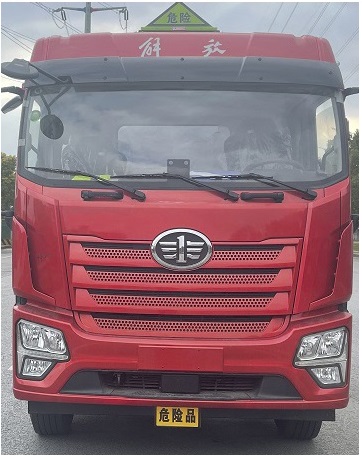 齊星牌QXC5321GRYC6Q易燃液體罐式運(yùn)輸車公告圖片