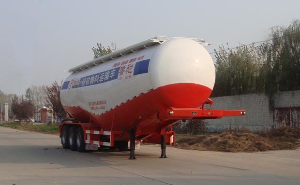 鲁驰牌12米30.5吨3轴低密度粉粒物料运输半挂车(LC9403GFL)