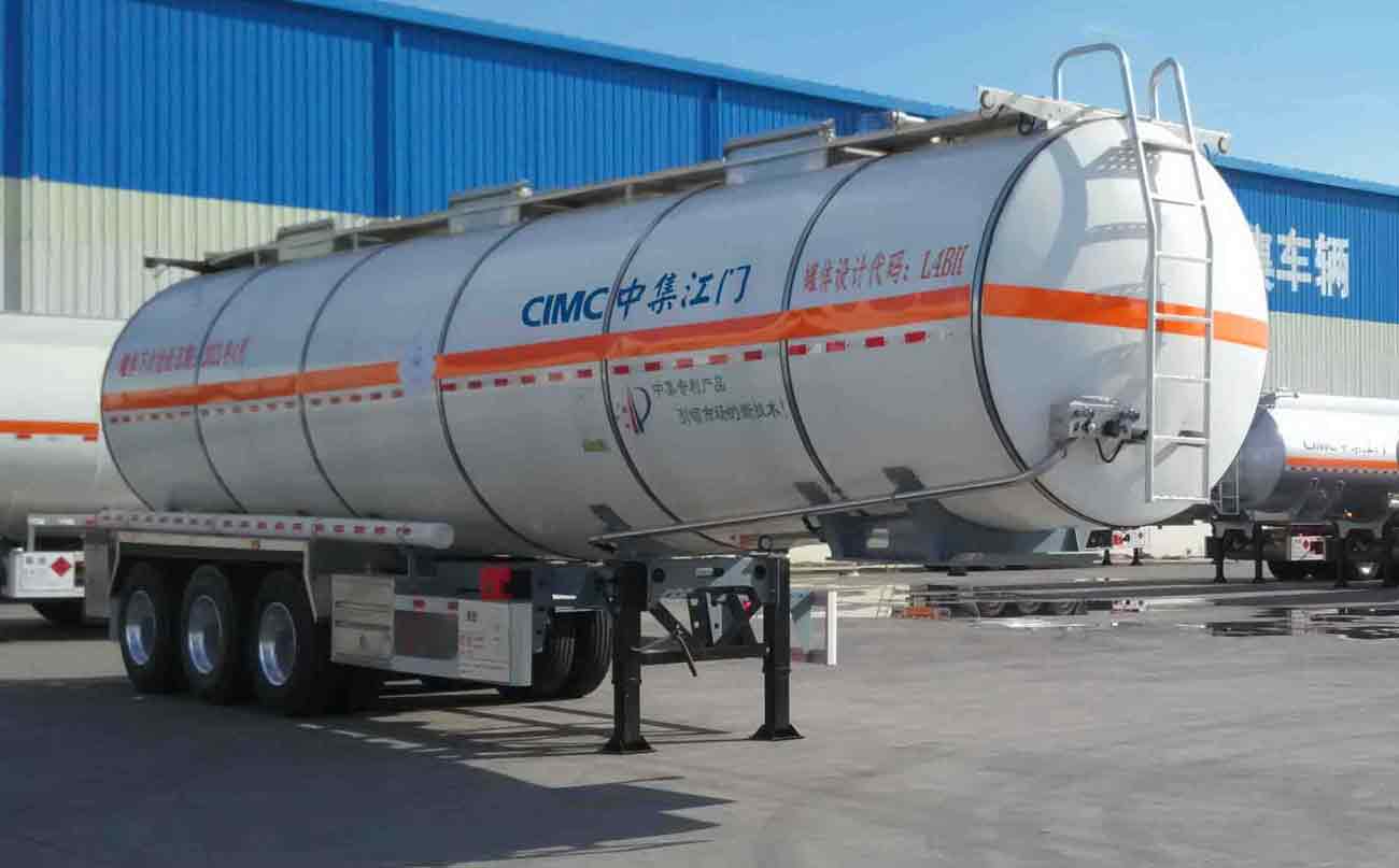 中集牌10.7米31.4吨3轴毒性和感染性物品罐式运输半挂车(ZJV9400GDGJM)