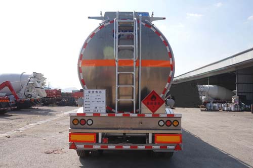 运力牌LG9404GRY铝合金易燃液体罐式运输半挂车公告图片