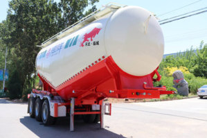 下灰半挂车