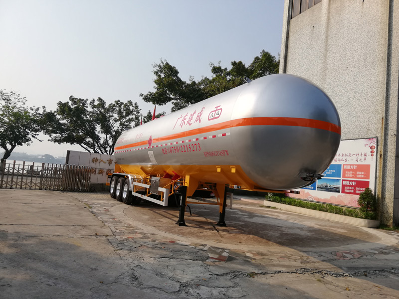 久远牌13.6米26吨3轴液化气体运输半挂车(KP9406GYQSF)