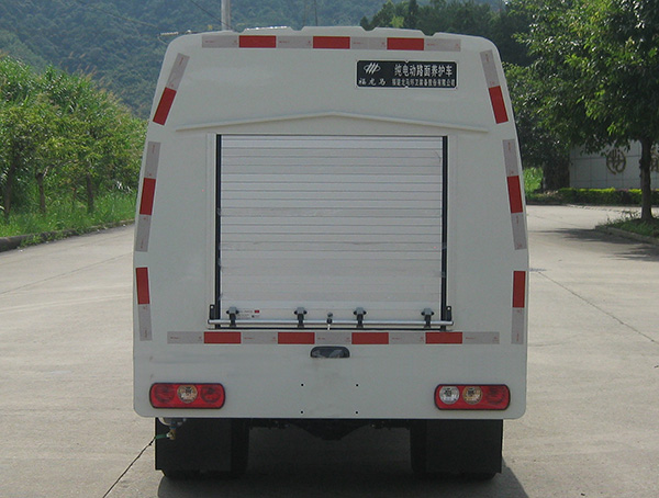 福龍馬牌FLM5041TYHNJBEV純電動路面養(yǎng)護車公告圖片