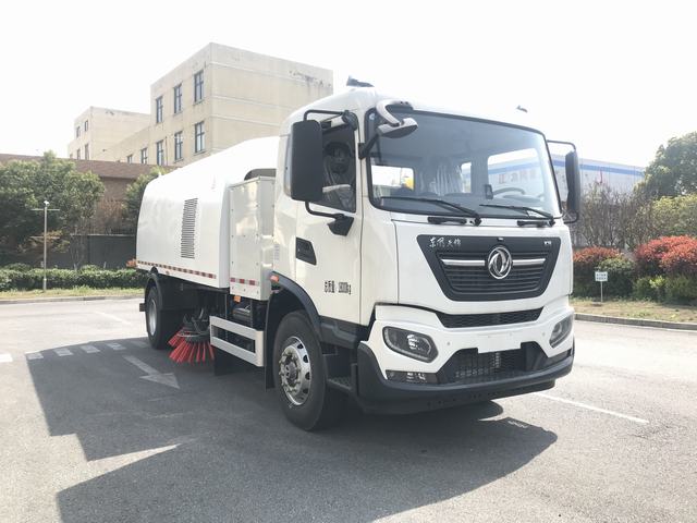 三力牌CGJ5180TSLDFBEV纯电动扫路车公告图片