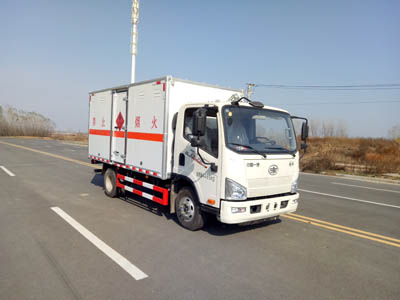 大力牌DLQ5040XRQCA6易燃气体厢式运输车公告图片