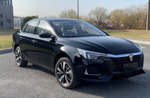 荣威牌CSA7001SBEV1型纯电动轿车